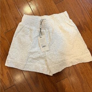 NWT high end cute !white eyelet shorts from Something Navy brand
